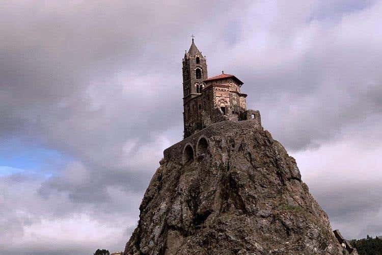 (Le meraviglie di Le Puy-en-Velay
tra Medioevo e Rinascimento)