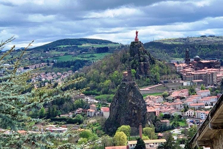 (Le meraviglie di Le Puy-en-Velay
tra Medioevo e Rinascimento)