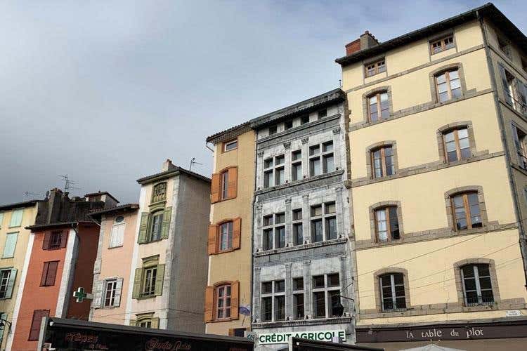 (Le meraviglie di Le Puy-en-Velay
tra Medioevo e Rinascimento)