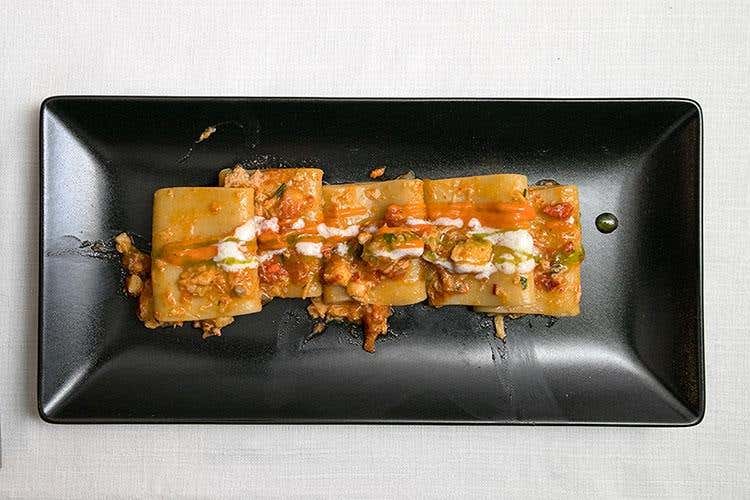 Paccheri di Gragnano con astice, gocce di burrata e pomodoro confit (Lo Champagne Encry 
esaltato dal pesce di Giò)