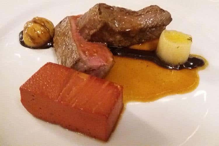 Lombara di manzo, budino di barbabietole rosse, porri e castagne (Giuseppe Tentori