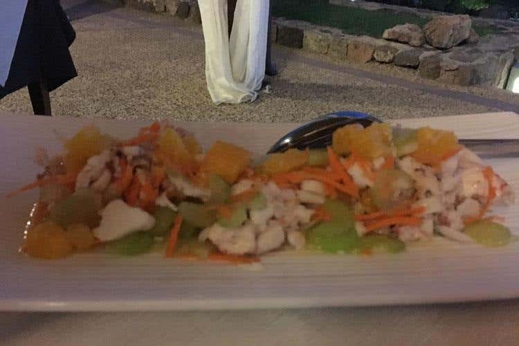 Luci del tramonto e cucina dal tocco sardo 
Pedramare incanta per gusto e panorama
