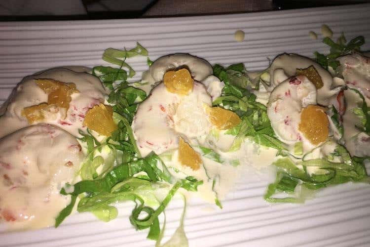 Luci del tramonto e cucina dal tocco sardo 
Pedramare incanta per gusto e panorama