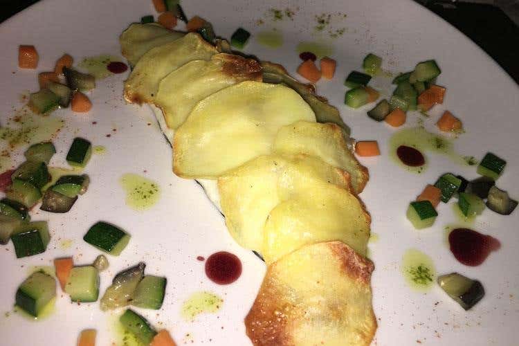 Luci del tramonto e cucina dal tocco sardo 
Pedramare incanta per gusto e panorama