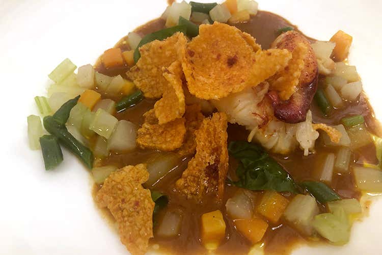 Astice, coulis di crostacei e brunoise di verdure (Dal ragù al Filetto alla Rossini 
In tavola a I Carracci di Bologna)