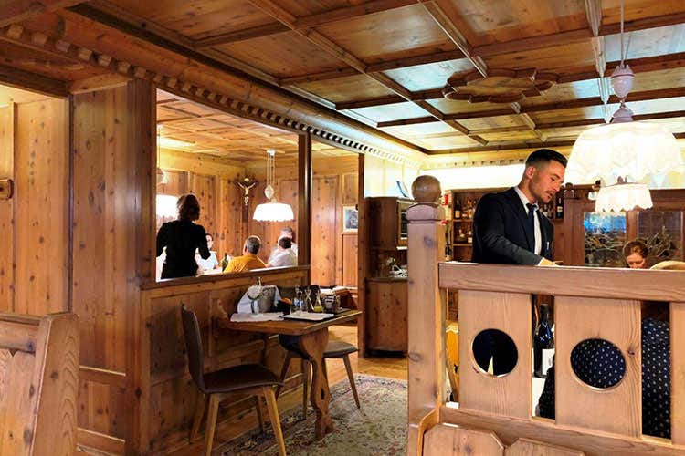 (Malga Panna 
La stella che brilla su Moena)