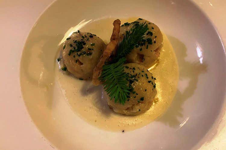 (Malga Panna 
La stella che brilla su Moena)