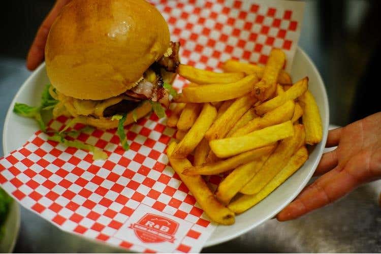 Malta incontra gli Stati Uniti a Milano 
Da Ribs and Beer costolette e ottima birra