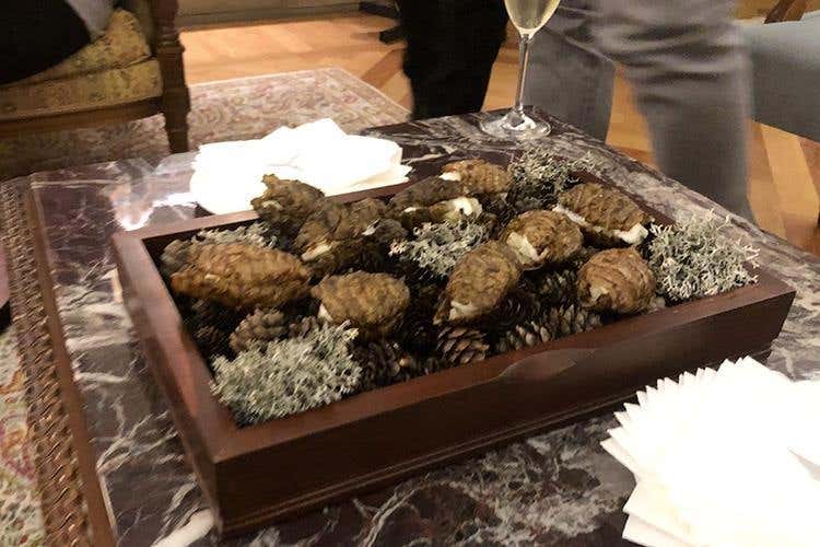 Topinambur, crema e spuma di ricotta di capra, polvere di pancetta