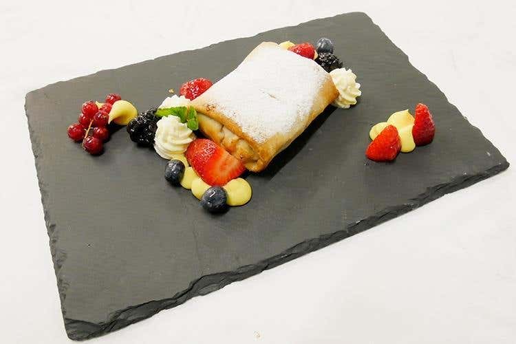 Strudel di mele in pasta fillo croccante (Stube)