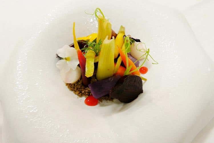 Antipasto   Radici, rape e tuberi del territorio, all'agrodolce di mele trentine su sabbia di focaccia (Gazebo)