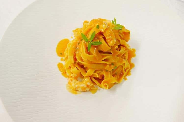 Tagliatelle fatte in casa agli scampi e la sua bisque alla verbena (Gazebo)