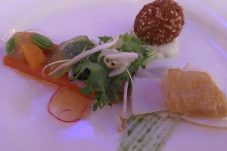 Filetto di sgombro con aria di lime, sfera croccante con salsa allo yogurt, terrina di carote con lingotto di baccalà confit - Matera 2019, la cucina lucana si prepara 
Per i cuochi ghiotta occasione di crescita