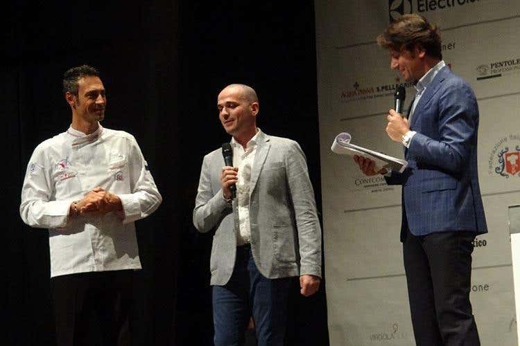 Luca Santini, Alessandro Rapisarda (finalista italiano S.Pellegrino Young Chef 2016) e Massimo Di Cintio (Meet in Cucina valorizza le Marche
Viaggi formativi a partire dal territorio)