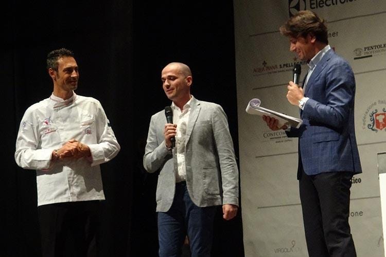 Luca Santini, Alessandro Rapisarda (finalista italiano S.Pellegrino Young Chef 2016) e Massimo Di Cintio (Meet in Cucina valorizza le Marche
Viaggi formativi a partire dal territorio)