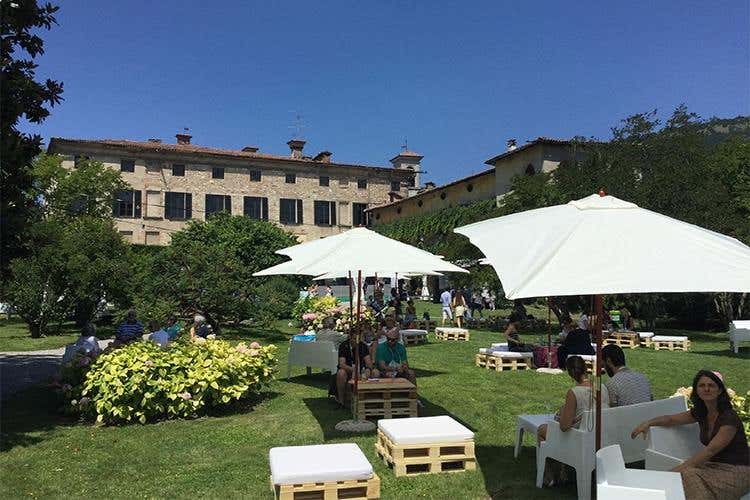 Metodo Franciacorta e cucina d'autore Abbinamenti da festival con 54 produttori