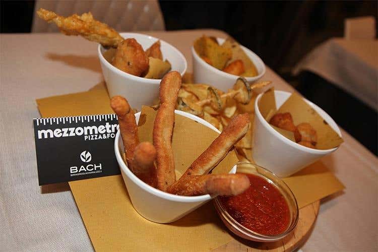 MezzoMetro a Senigallia, pizza solidale per i ragazzi della scuola di Pieve Torina