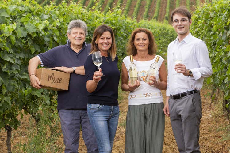 (Mine Gavi Docg, bianco di terroir 
nato dalla passione e da 11 vigne)