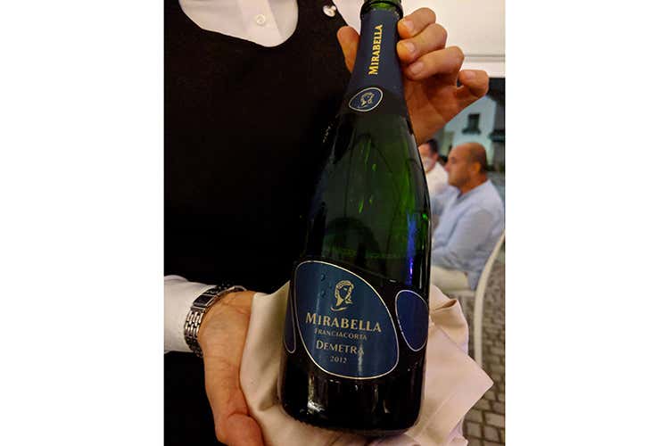 Franciacorta Demetra Extra Brut 2012 (Mirabella, 40 anni in Franciacorta 
Per il brindisi il nuovo DØM Rosé)