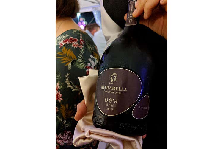Franciacorta DØM Rosé Riserva 2009 (Mirabella, 40 anni in Franciacorta 
Per il brindisi il nuovo DØM Rosé)