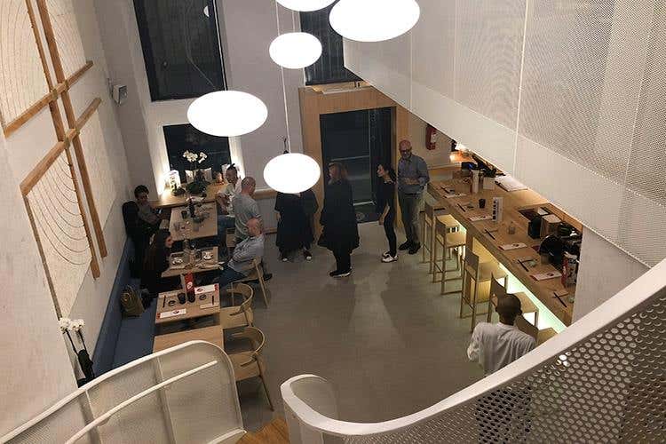 (Miyabi raddoppia e apre a Milano 
Un'altra originale £$sushi experience$£)