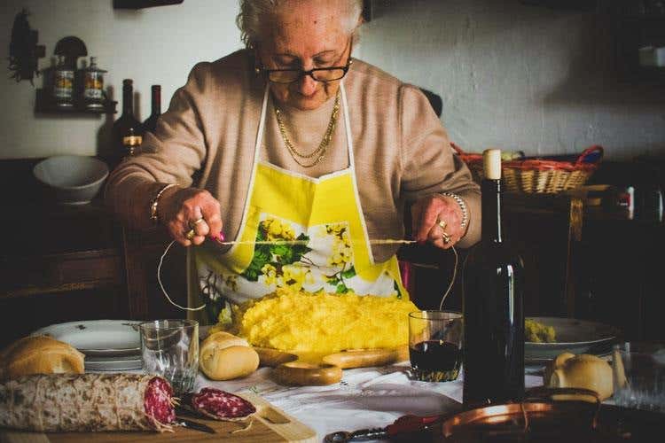 (Mostra sul cibo e le foto del concorso 
Il Premio IaT lascia il segno alla Carrara)