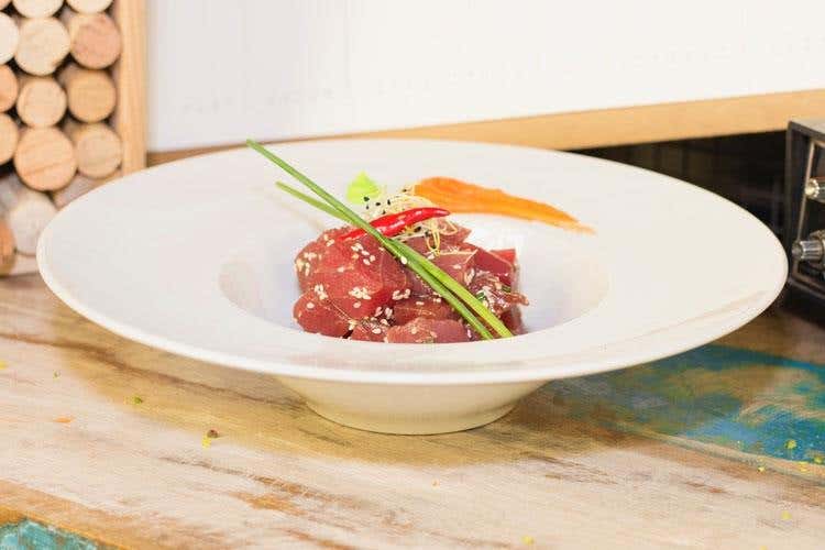 Insalata hawaiana (Movida, relax sui Navigli 
Dalla cucina, piatti gustosi)