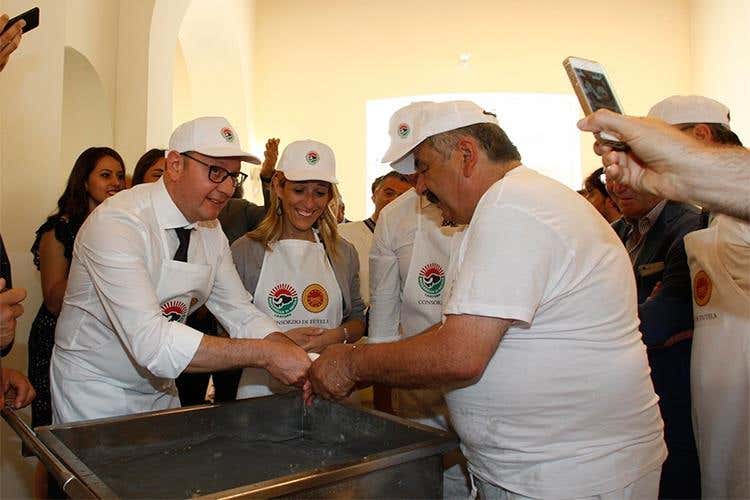 Mozzarella di Bufala Campana Dop 
Il Consorzio lancia la scuola di formazione