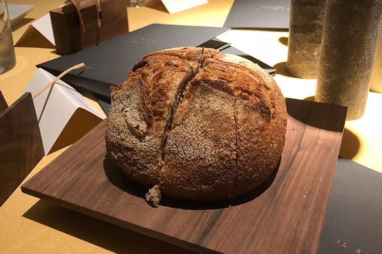 Il pane di Niko Romito (Niko Romito al Bulgari Milano 
Un progetto di Cucina italiana “codificata”)