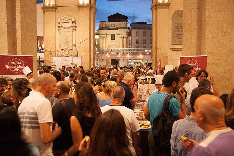 (Notte dei Maestri del Lievito Madre 
A Parma le eccellenze della pasticceria)
