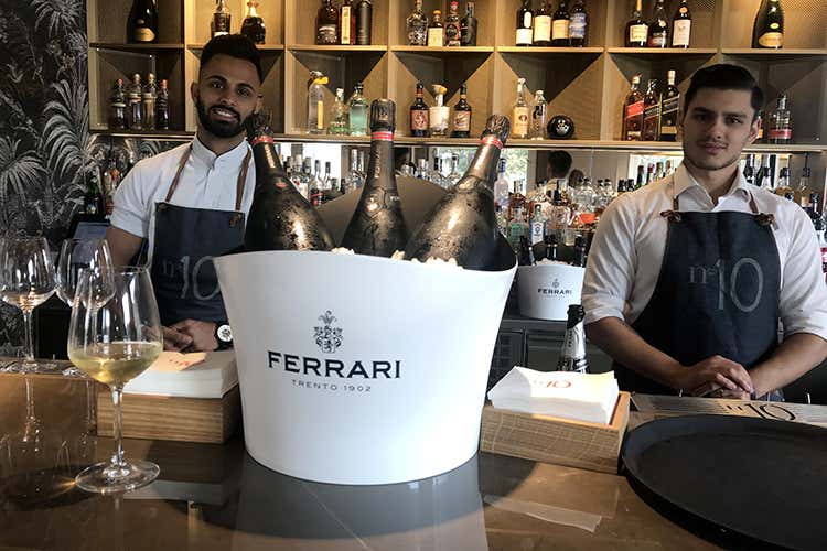 Il bar (Il numero 10 a Milano
Simbolo per la ristorazione)