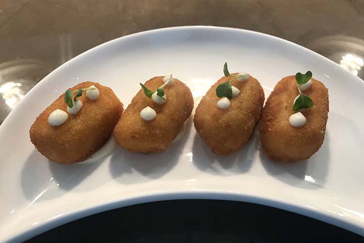 Crocchette di baccalà (Il numero 10 a Milano
Simbolo per la ristorazione)