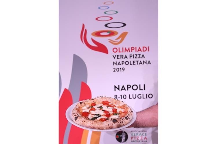 (Olimpiadi della vera pizza napoletana 
In gara pizzaioli da tutto il mondo)