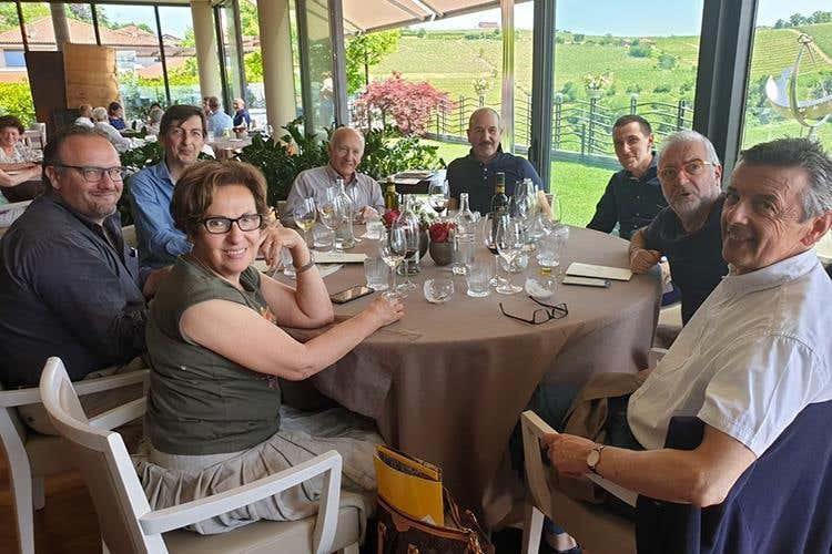 (Olio Riviera Ligure Dop 
A tavola con le tipicità delle Langhe)