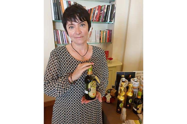 (Olio Riviera Ligure Dop 
A tavola con le tipicità delle Langhe)