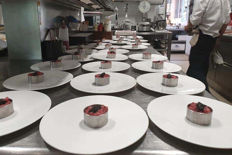 (Olio Riviera Ligure Dop 
A tavola con le tipicità delle Langhe)