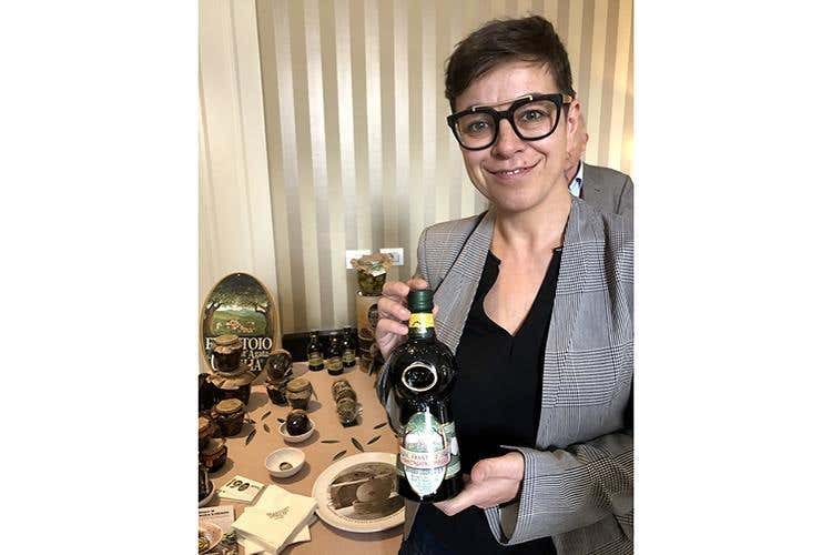 (Olio Riviera Ligure Dop 
A tavola con le tipicità delle Langhe)