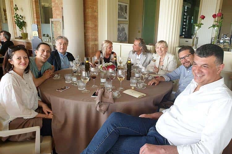 (Olio Riviera Ligure Dop 
A tavola con le tipicità delle Langhe)