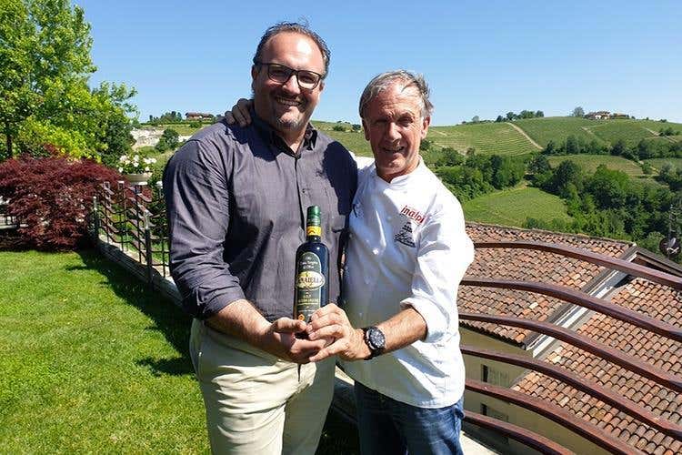 (Olio Riviera Ligure Dop 
A tavola con le tipicità delle Langhe)