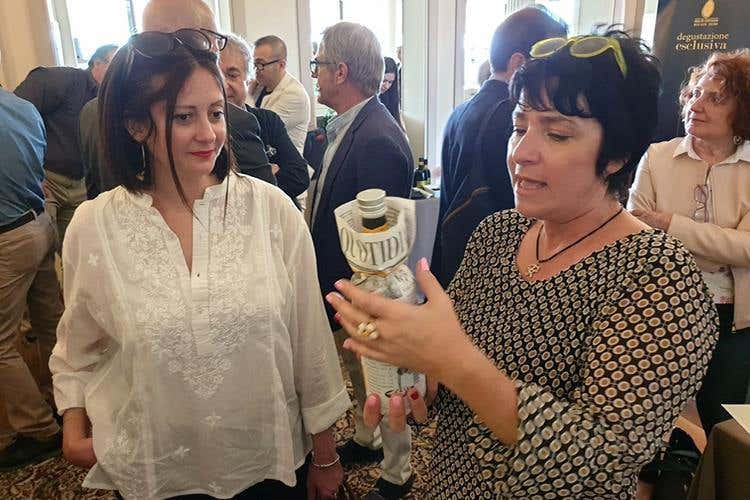 (Olio Riviera Ligure Dop 
A tavola con le tipicità delle Langhe)