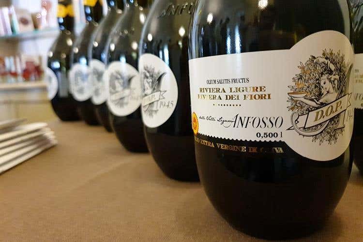 (Olio Riviera Ligure Dop 
A tavola con le tipicità delle Langhe)