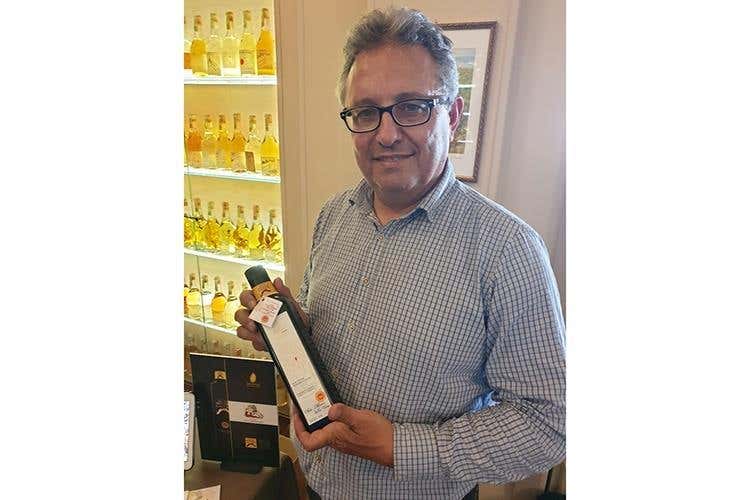 (Olio Riviera Ligure Dop 
A tavola con le tipicità delle Langhe)