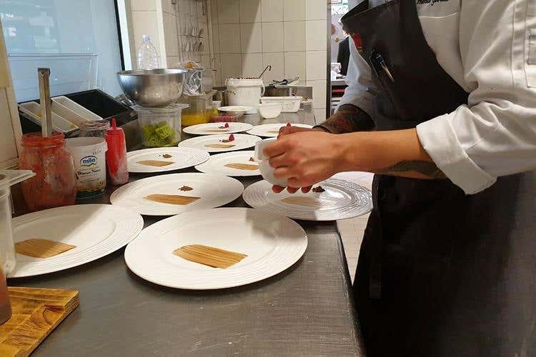 (Olio Riviera Ligure Dop 
A tavola con le tipicità delle Langhe)