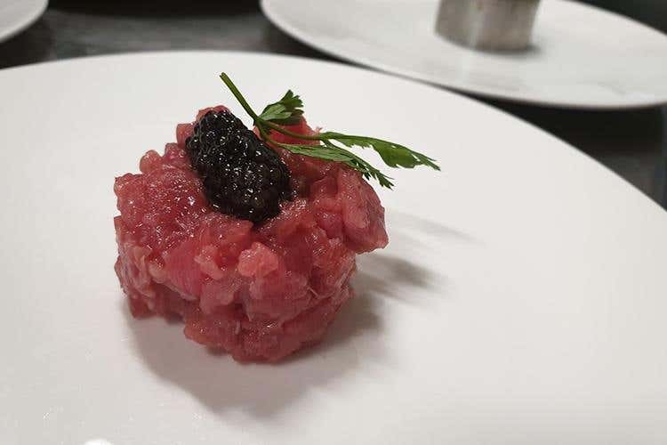 (Olio Riviera Ligure Dop 
A tavola con le tipicità delle Langhe)