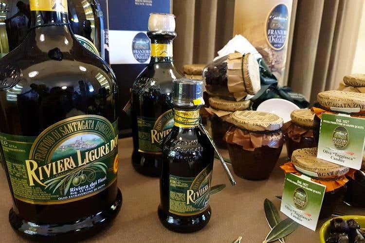 (Olio Riviera Ligure Dop 
A tavola con le tipicità delle Langhe)