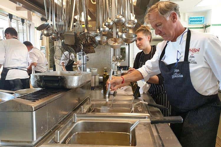 (Olio Riviera Ligure Dop 
A tavola con le tipicità delle Langhe)