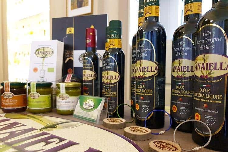 (Olio Riviera Ligure Dop 
A tavola con le tipicità delle Langhe)