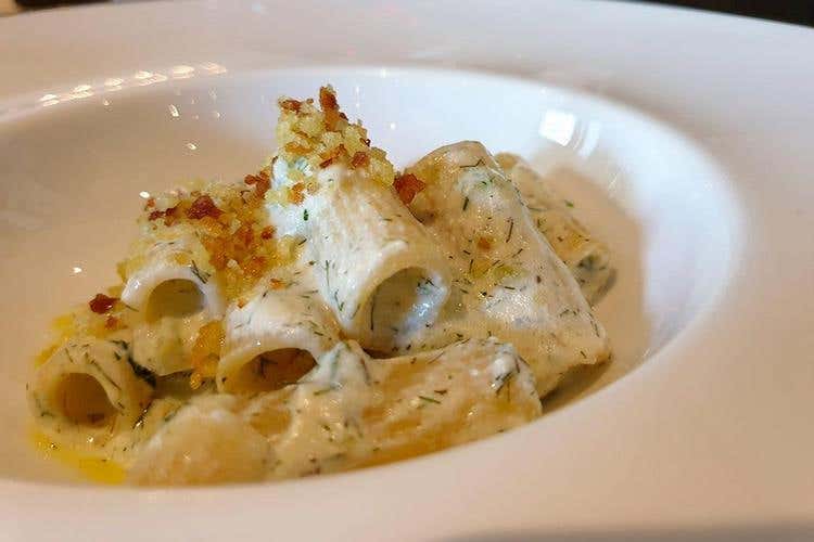 Pasta all’olio Dop dai sapori mediterranei con ricotta, cacio cavallo e finocchietto (Olio Riviera Ligure Dop, il rilancio 
comincia dalle cucine di La Mantia)