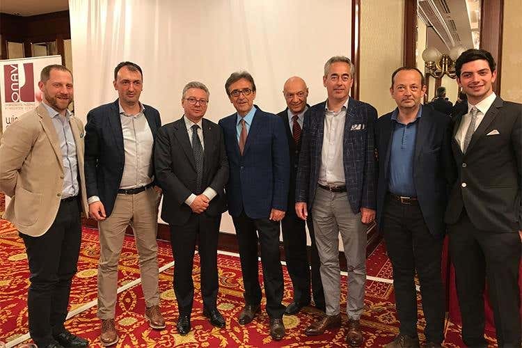 I produttori con Cotarella e Intini al centro