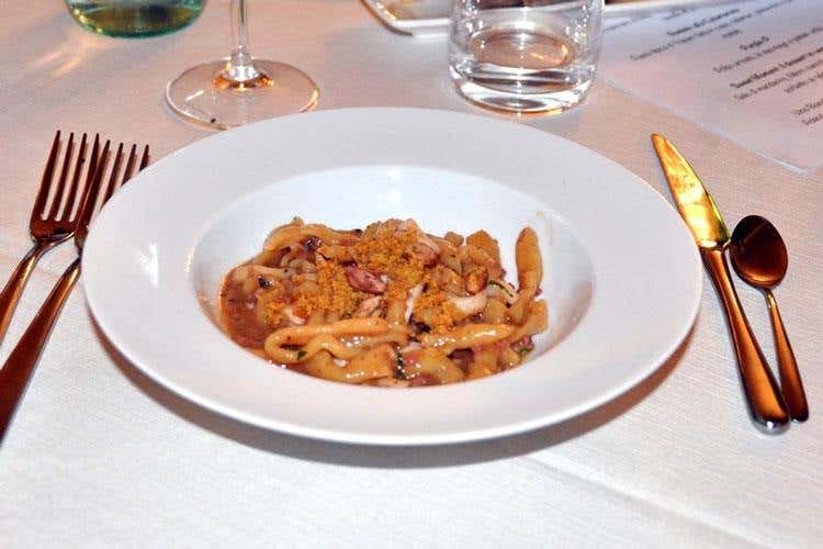 Busiate alla calamarata (One Love Restaurant 
La consacrazione dei Buongustai)